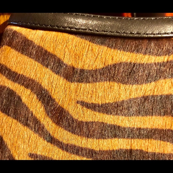 🔥SALE🔥ZEBRA STRIPPED HEELS - Picture 7 of 8